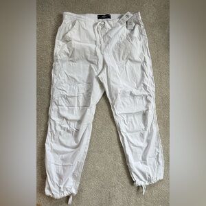 Hollister White Cargo Pants Relaxed Fit